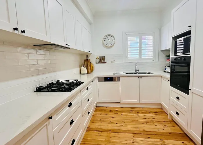 La Villette Sleeps 9 Fireplace Bbq Pet Friendly