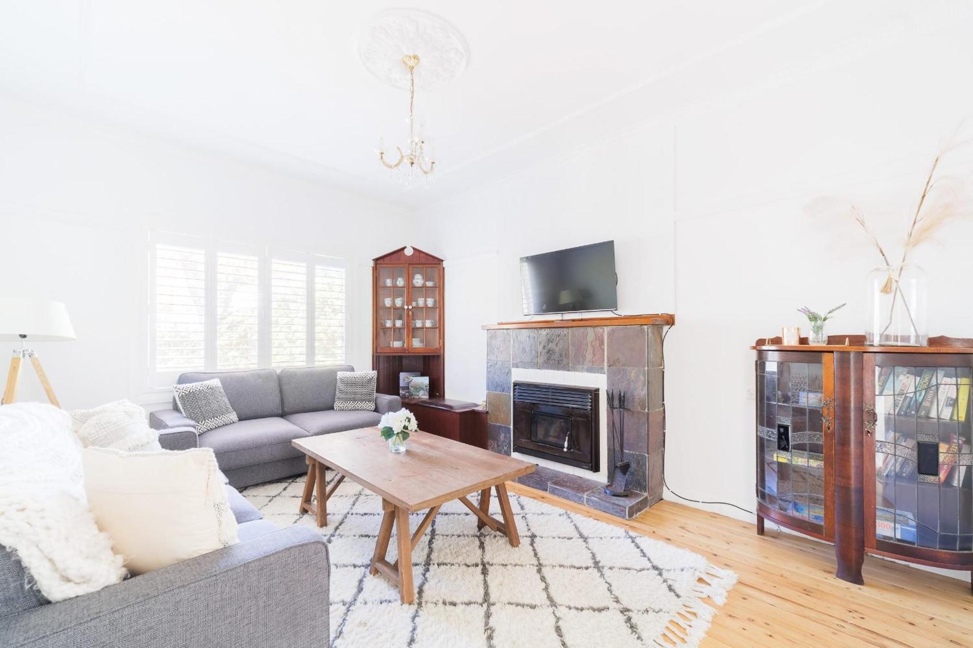 La Sleeps 9 Fireplace Bbq Pet Friendly Holiday home Katoomba