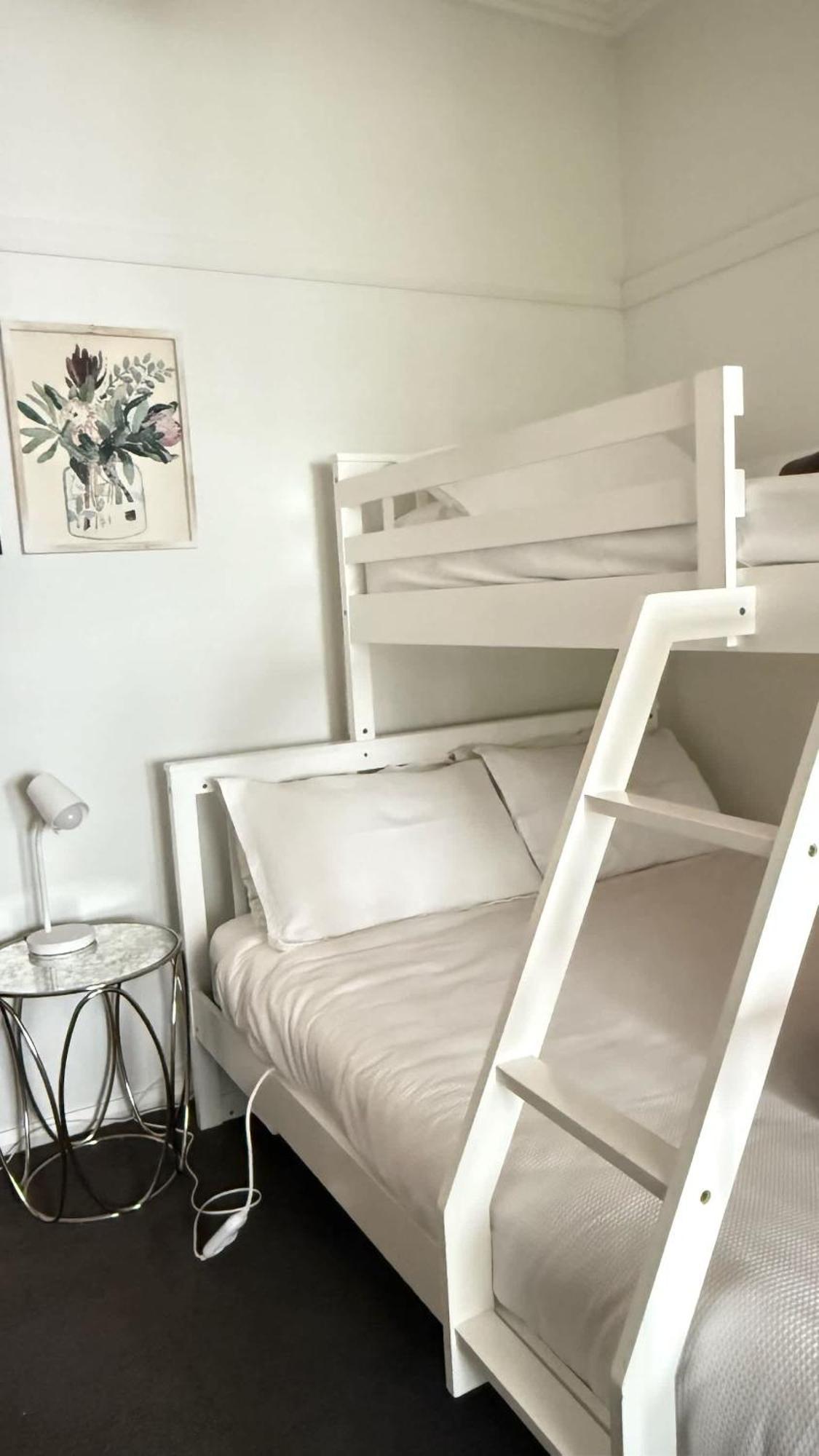 La Sleeps 9 Fireplace Bbq Pet Friendly