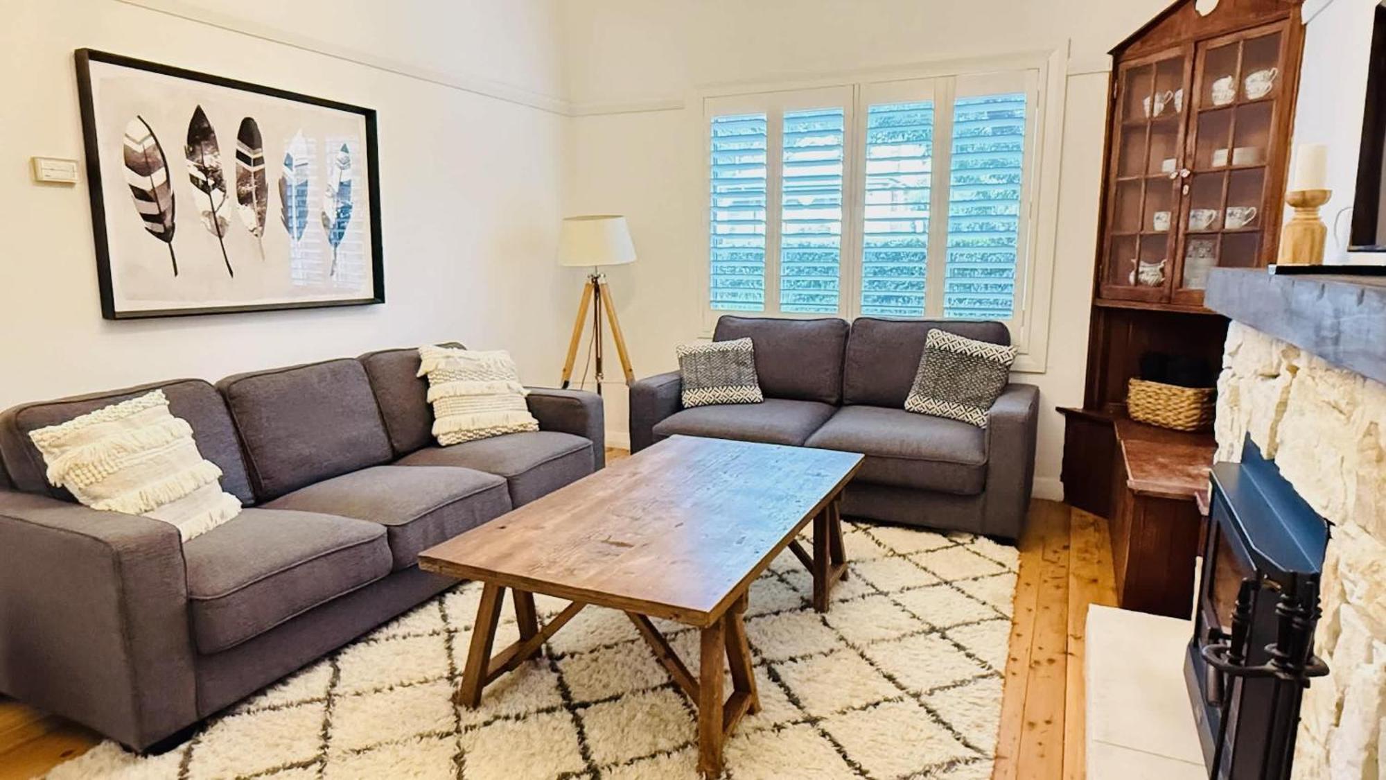 La Sleeps 9 Fireplace Bbq Pet Friendly