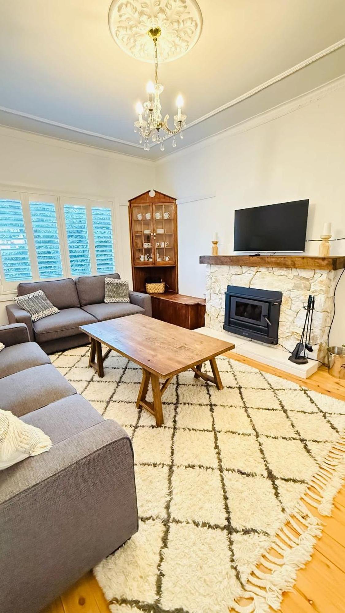 La Sleeps 9 Fireplace Bbq Pet Friendly Holiday home *